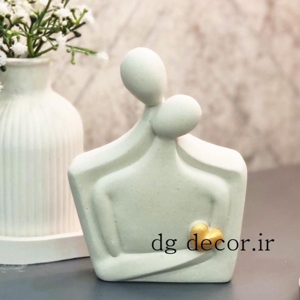 مجسمه آغوش 9